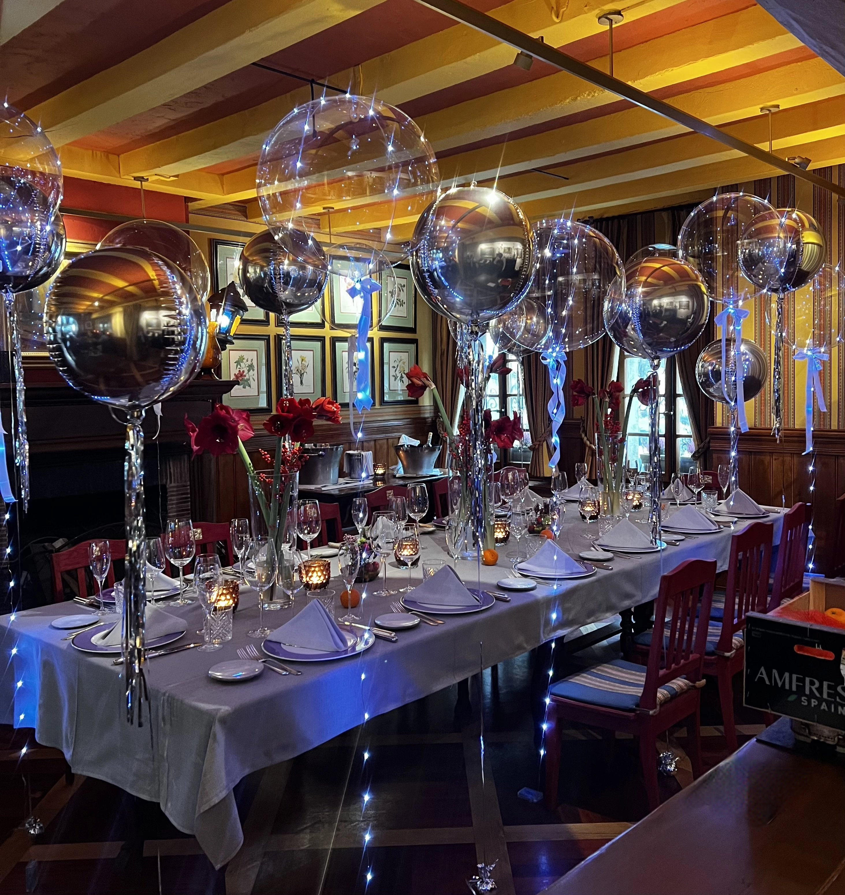 Gorgeous set  of 9 spheres & 9 LED balloons